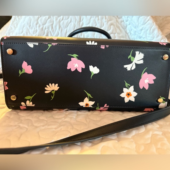 Gorgeous like new Kate Spade medium satchel with beautiful floral print - Picture 8 of 9